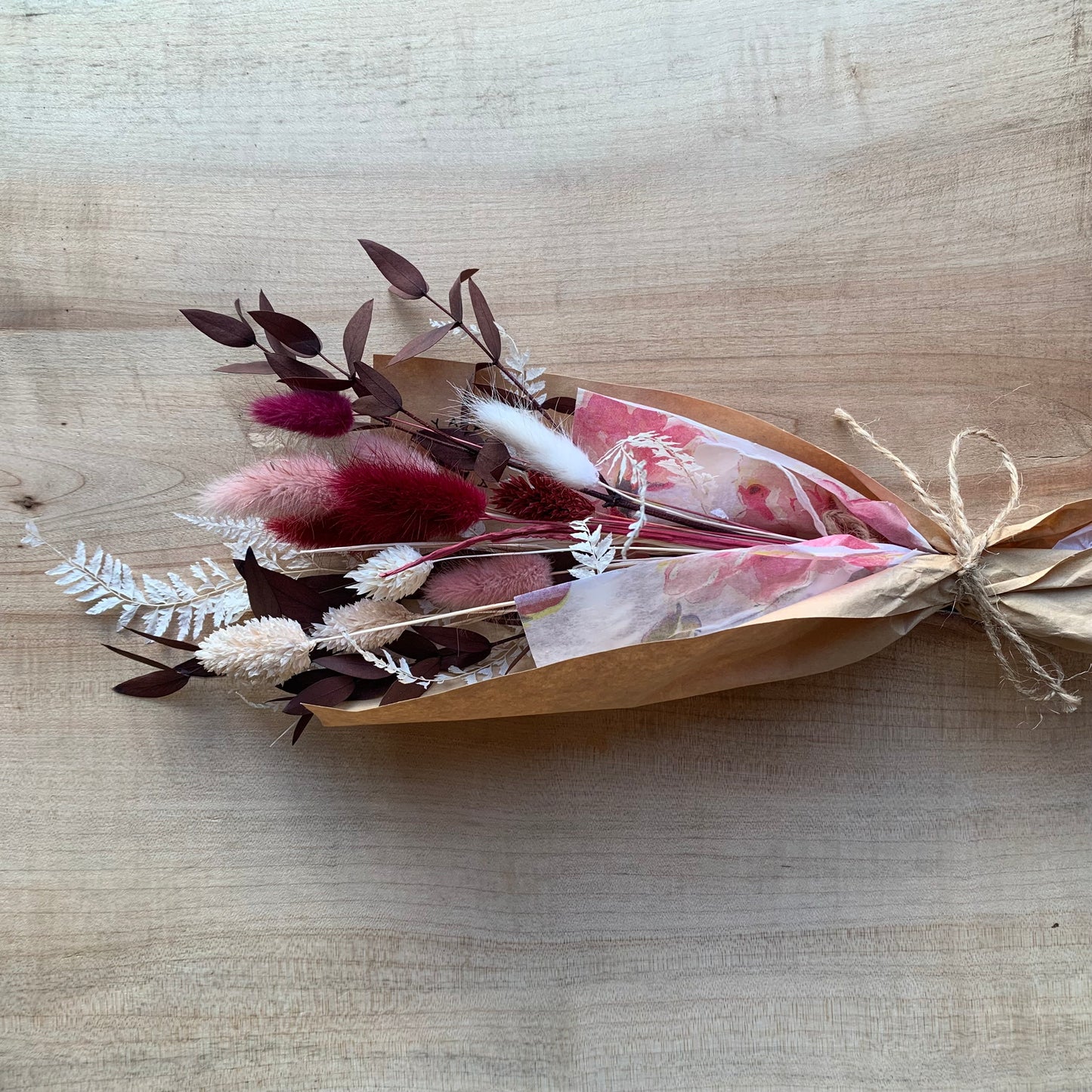 Bouquet de fleurs séchées - Boho rose et fougère